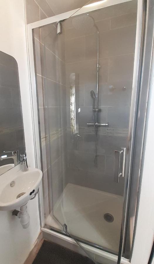 Chambres D'Hotes & Jacuzzi - A L'Ombre Des Amandiers Saint-Martin-dʼArdèche Esterno foto
