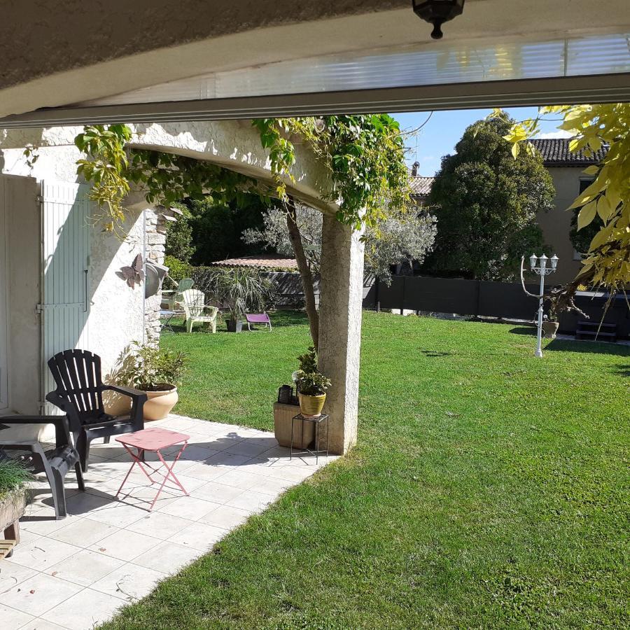 Chambres D'Hotes & Jacuzzi - A L'Ombre Des Amandiers Saint-Martin-dʼArdèche Esterno foto